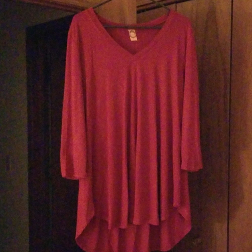 Wine tunic style v neck flowy top